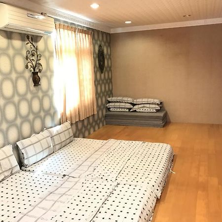Hefeng Ting Homestay Heng-ch'un Екстериор снимка