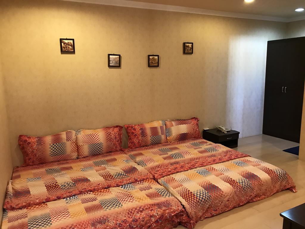 Hefeng Ting Homestay Heng-ch'un Екстериор снимка